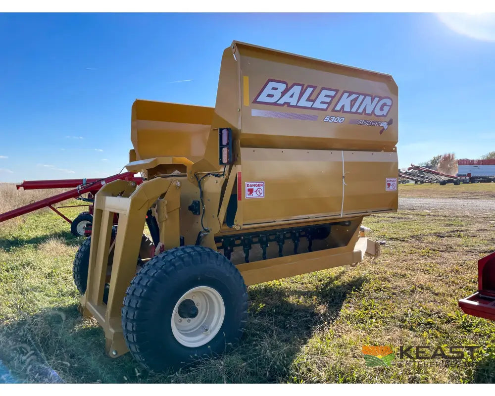 Bale King 5400 Bale Processor - 2 Bale Capacity Hydraulic Bale Roller Bale Processors