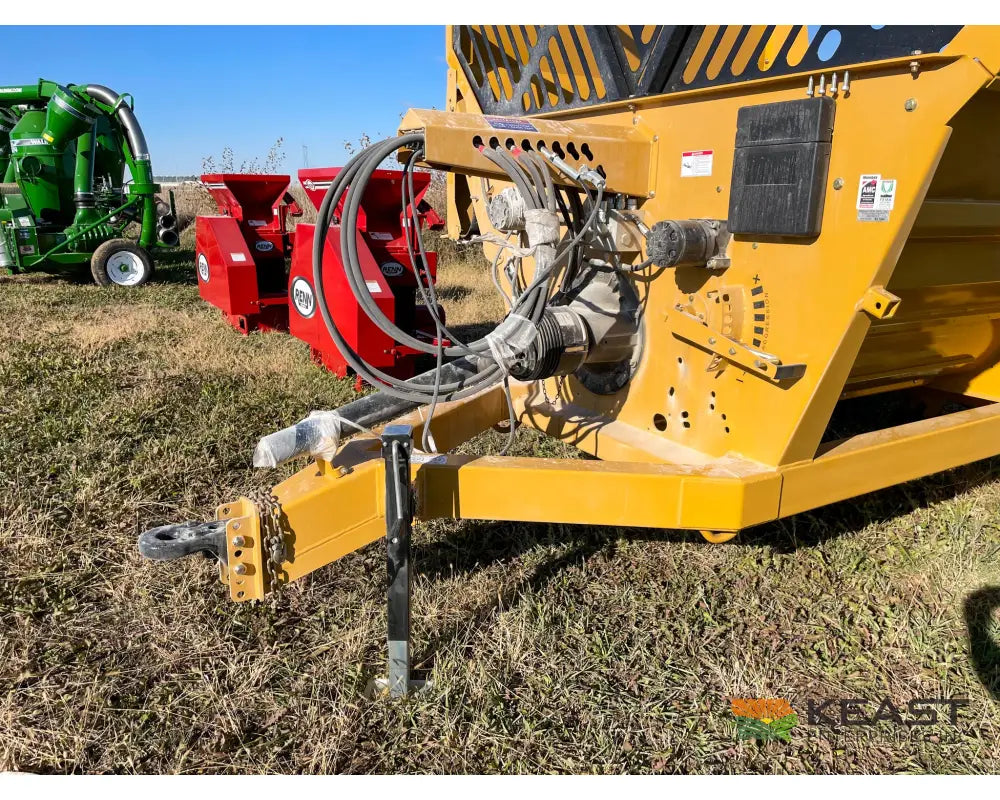 Bale King 5400 Bale Processor - 2 Bale Capacity Hydraulic Bale Roller Bale Processors