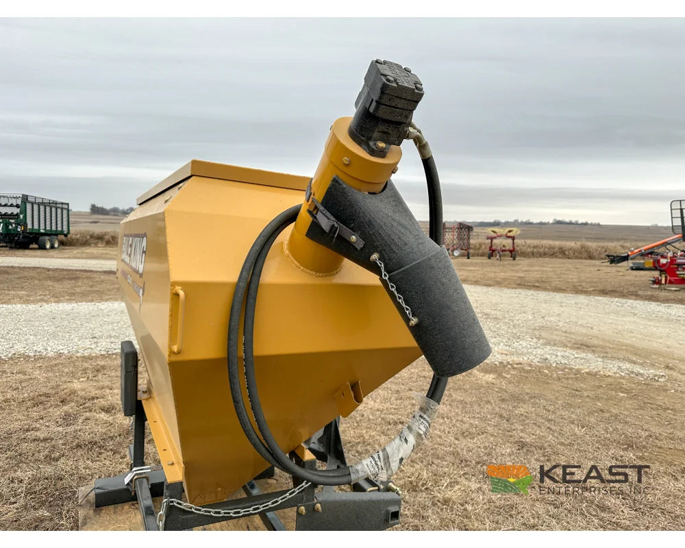 Bale King GT40 Grain Feeder 40 Bushel Capacity Feed Wagons