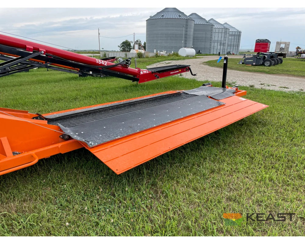 Batco FX2400 Electric Pitstop Conveyor Drive-Over Hopper 27′ Length Up to 18,000 BPH Conveyors