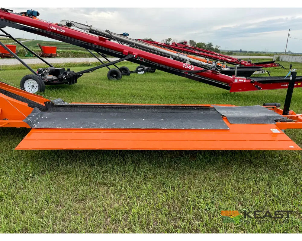 Batco FX2400 Electric Pitstop Conveyor Drive-Over Hopper 27′ Length Up to 18,000 BPH Conveyors