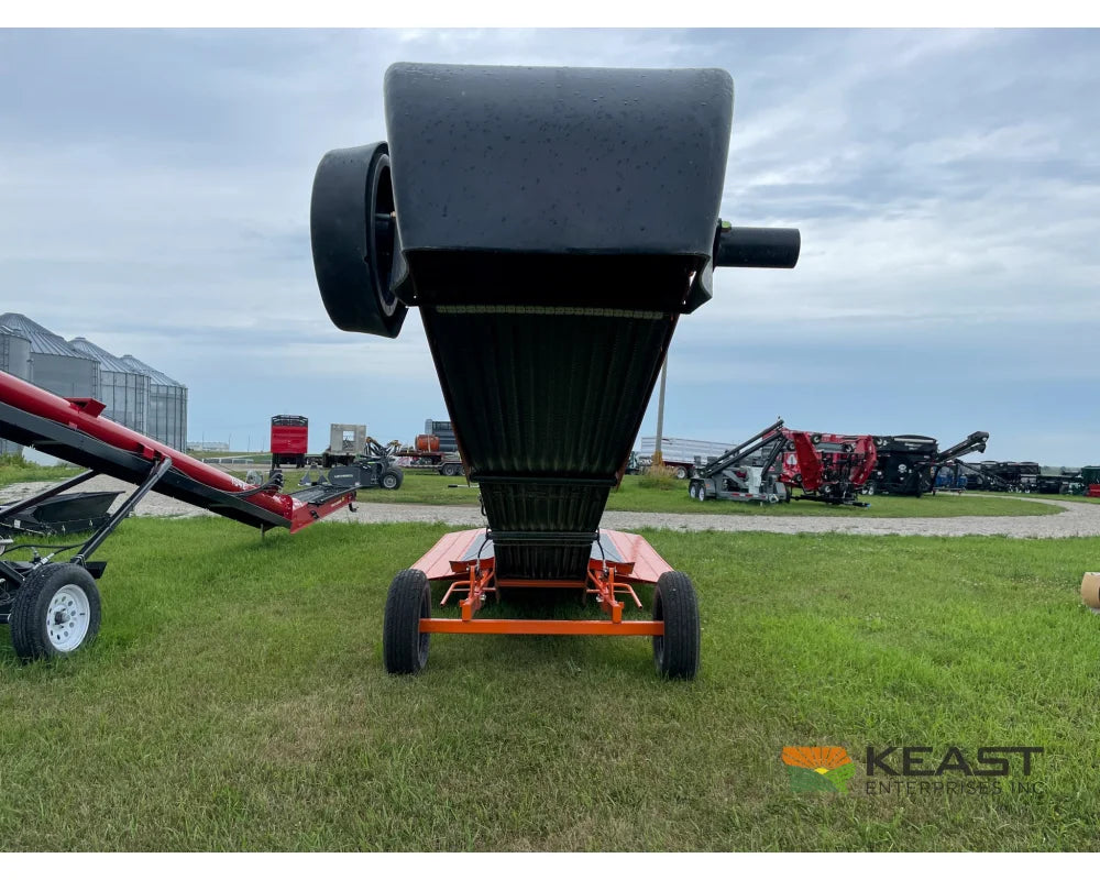 Batco FX2400 Electric Pitstop Conveyor Drive-Over Hopper 27′ Length Up to 18,000 BPH Conveyors