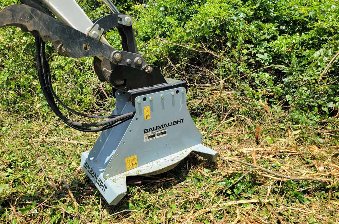 Baumalight CXC530 cutter working through low brush