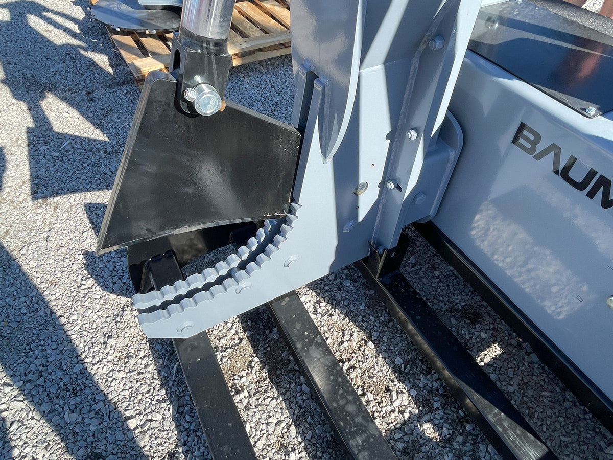 Baumalight ISR512 cutting jaw and serrated gripping edge, close view