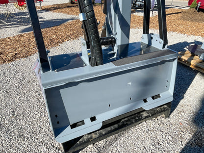 Baumalight ISR512 skid-steer mounting plate and frame