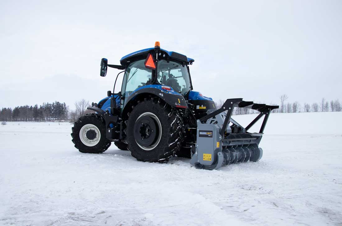 Tractor-mounted Baumalight MP972 with front door raised