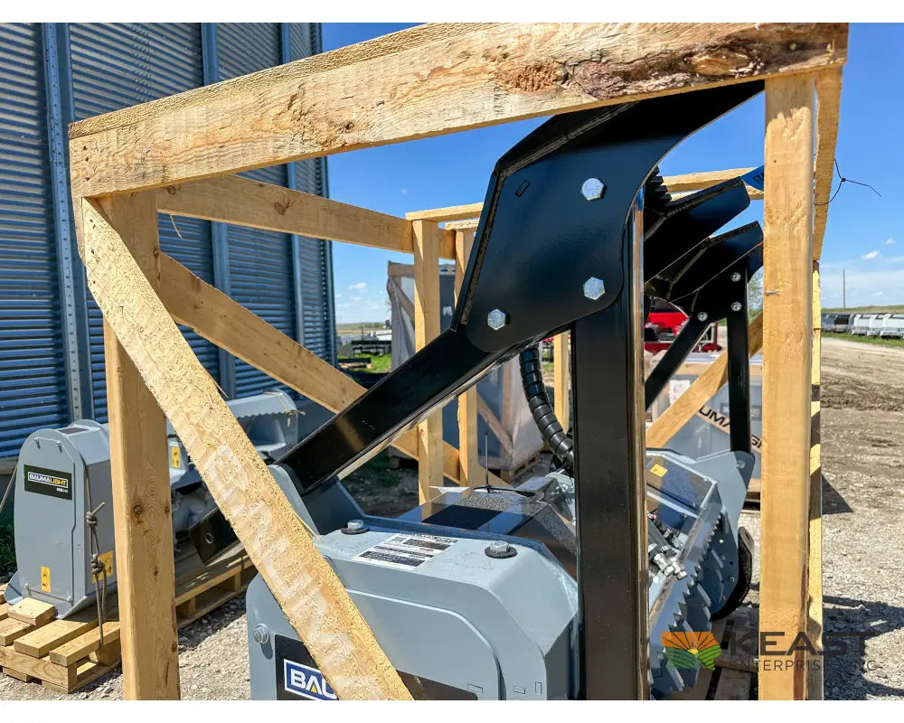 Baumalight MS972 mounting frame and hydraulic component detail