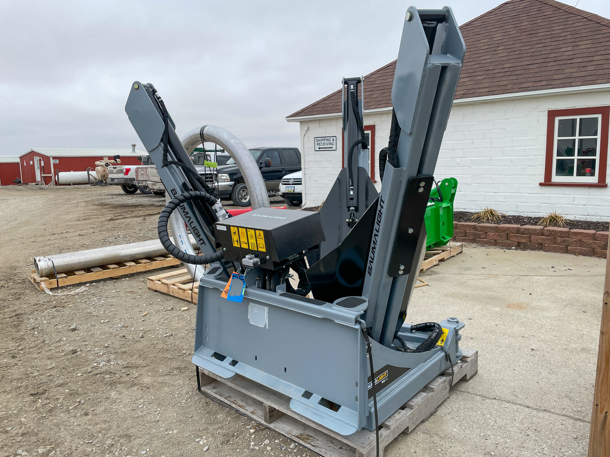 Baumalight SS330 skid-steer mounting plate and valve-box side