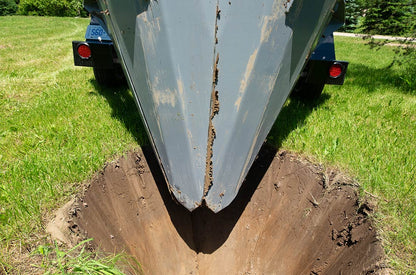 Baumalight TR650 spade blades and root-ball opening, close view