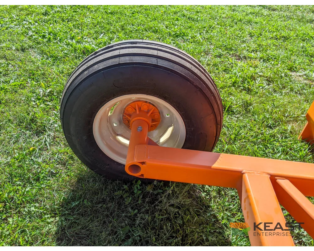 Big Dog BH120 Box Scraper 12′ Cut 5 yd Heaped Capacity Reversible 1-Pc Blade 11L×15 Tires Box Scrapers