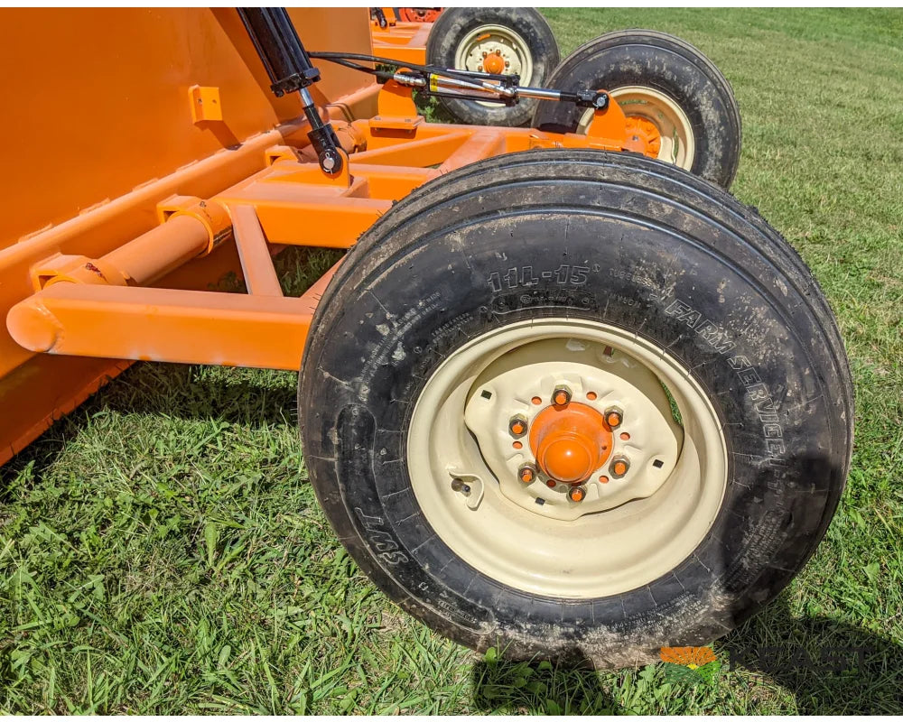 Big Dog BH120 Box Scraper 12′ Cut 5 yd Heaped Capacity Reversible 1-Pc Blade 11L×15 Tires Box Scrapers