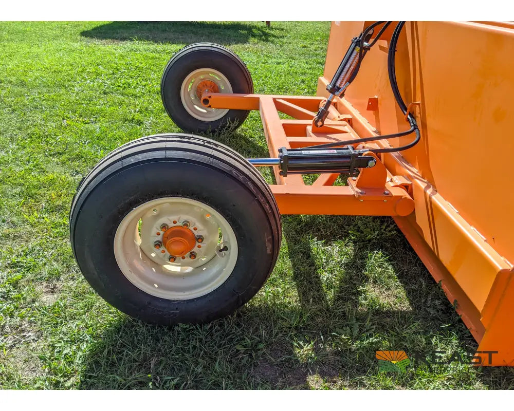 Big Dog BH120 Box Scraper 12′ Cut 5 yd Heaped Capacity Reversible 1-Pc Blade 11L×15 Tires Box Scrapers