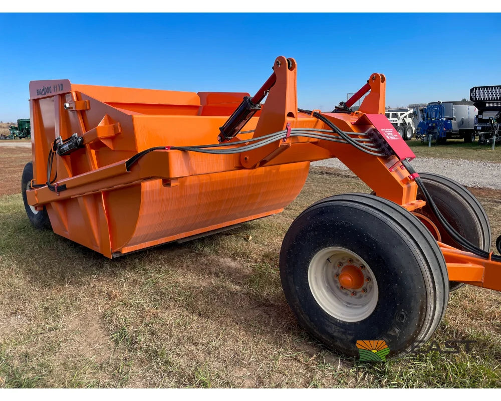 Big Dog S11 11 Yard Ejection Scraper – 7.5’ Cut Width 3-Piece Blade 160–240 HP Ejection Scrapers