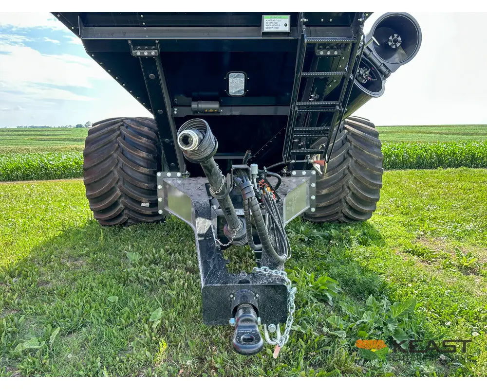 Brandt 1120XT Grain Cart - 1,100 Bushel Capacity Roll Tarp 20’’ Discharge Scales Grain Carts