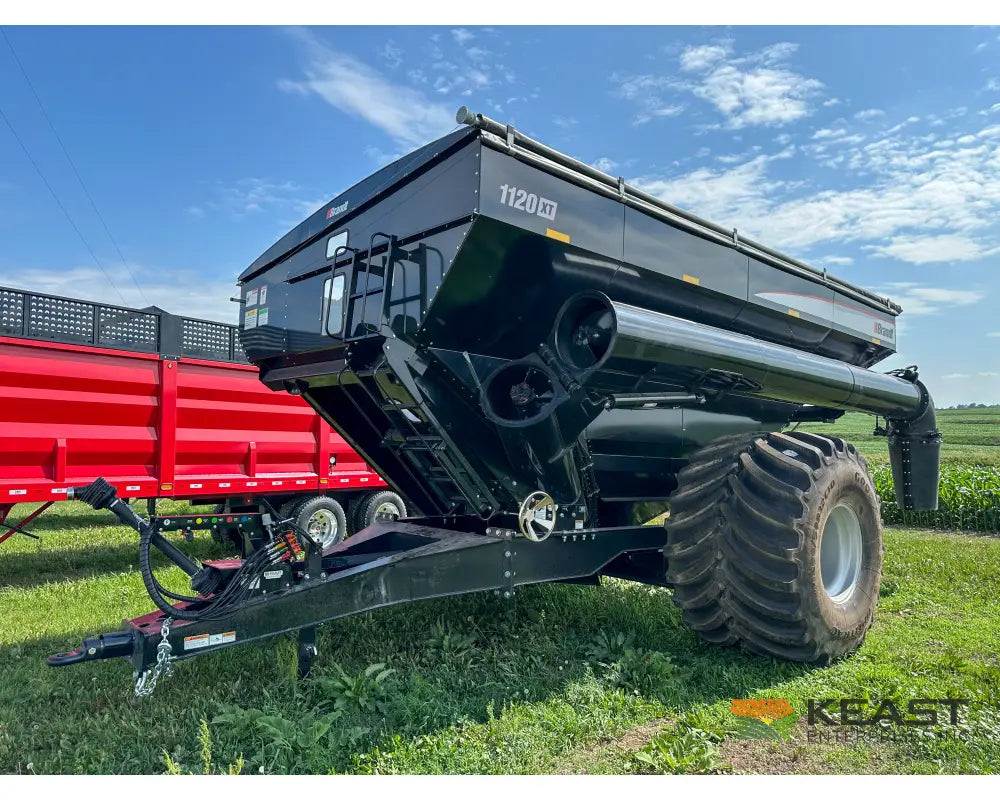 Brandt 1120XT Grain Cart - 1,100 Bushel Capacity Roll Tarp 20’’ Discharge Scales Grain Carts