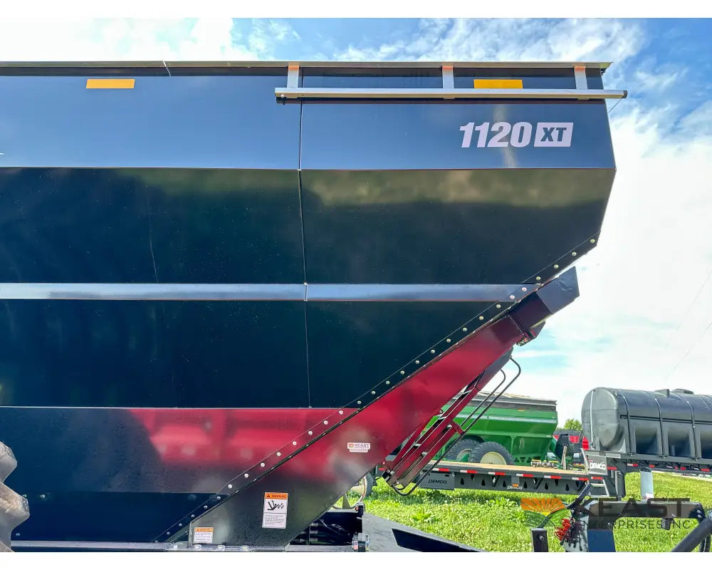 Brandt 1120XT Grain Cart - 1,100 Bushel Capacity Roll Tarp 20’’ Discharge Scales Grain Carts