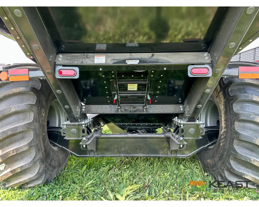 Brandt 1120XT Grain Cart - 1,100 Bushel Capacity Roll Tarp 20’’ Discharge Scales Grain Carts