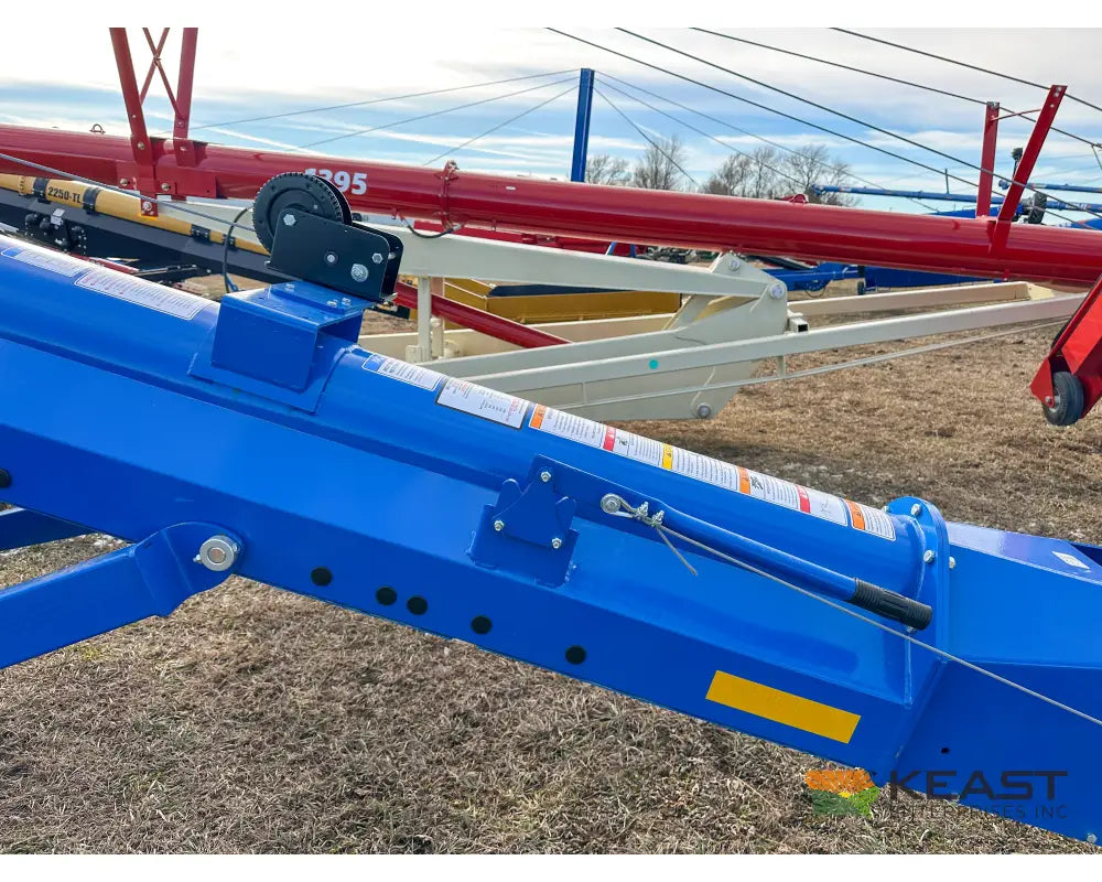 Brandt 1537LP 26 HP Gas Belt Conveyor 37′ Length 15″ Belt Up to 9,000 BPH Conveyors