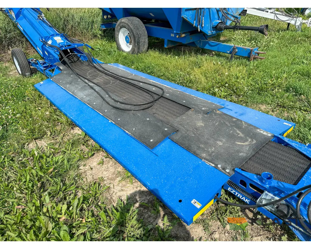 Brandt 2010A GrainDeck Drive Over Conveyor Electric Drive Up to 15,000 BPH 5 3/4’’ Hopper Conveyors