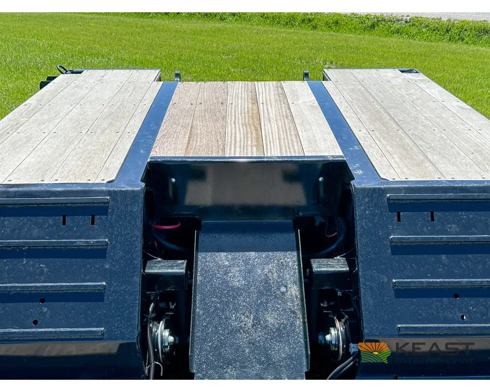Brandt H450 45 Ton On-Highway RGN Trailer - 33’ 6’’ Deck Well 17’’ Deck Height Trailers