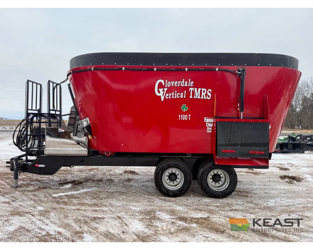 Cloverdale 1100T Feed Wagon 1100 cu ft Twin Auger 640XL Scale Feed Wagons