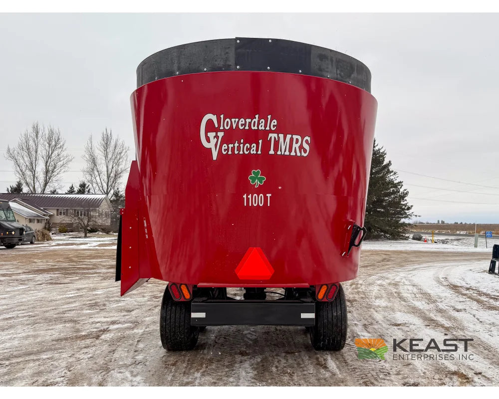 Cloverdale 1100T Feed Wagon 1100 cu ft Twin Auger 640XL Scale Feed Wagons