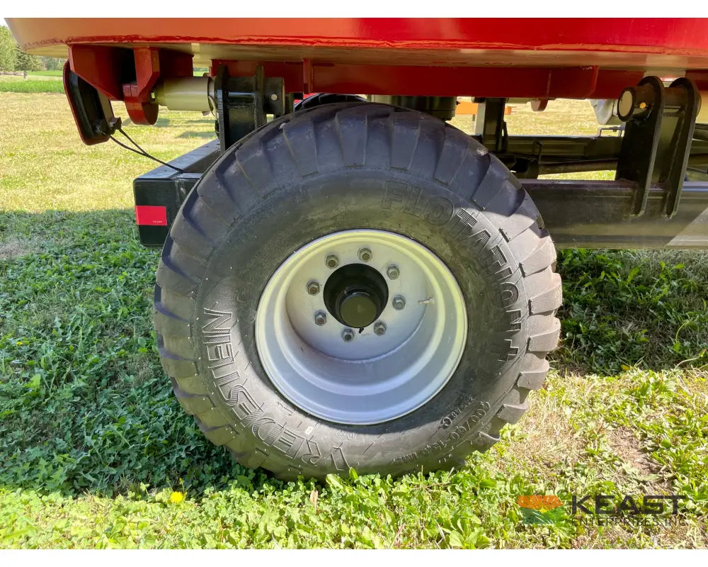 Cloverdale 420T Feed Wagon - 498 Cu Ft Capacity WeighTronix Scale Feed Wagons