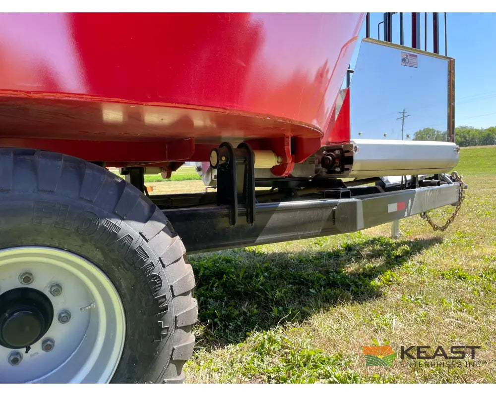 Cloverdale 420T Feed Wagon - 498 Cu Ft Capacity WeighTronix Scale Feed Wagons