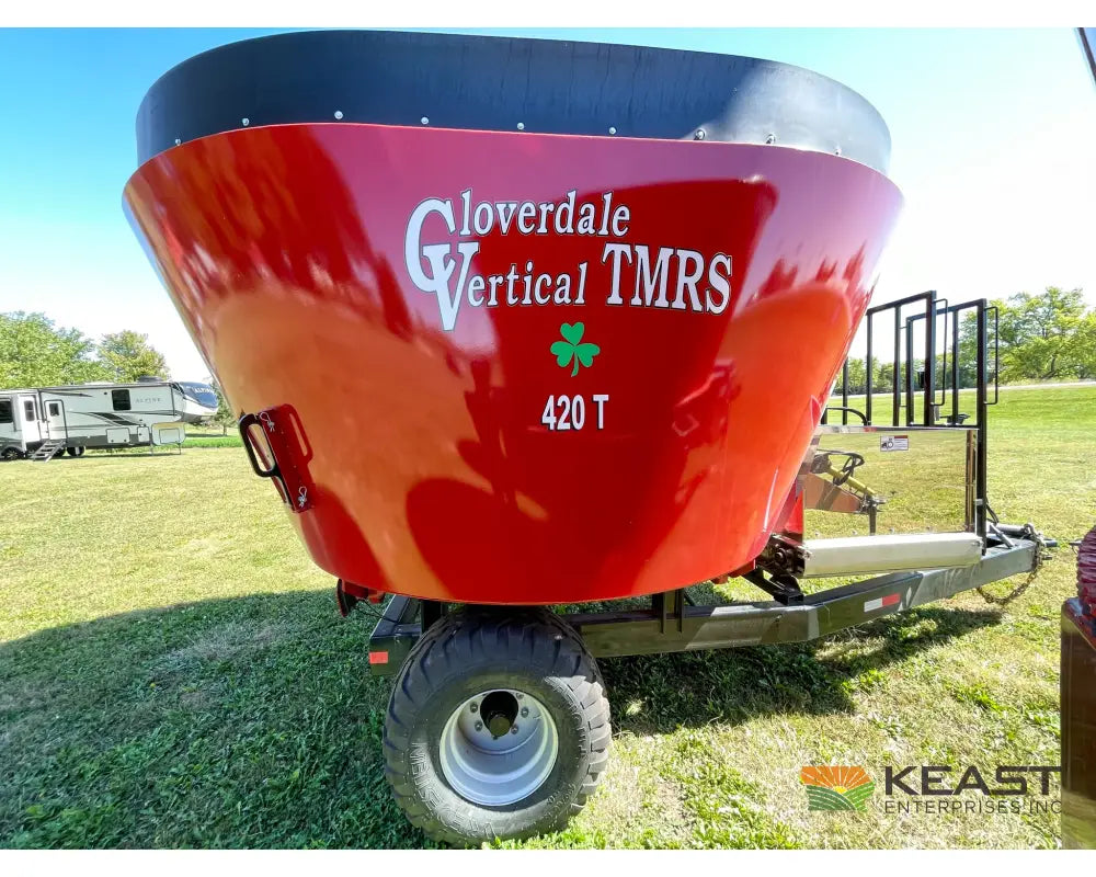 Cloverdale 420T Feed Wagon - 498 Cu Ft Capacity WeighTronix Scale Feed Wagons