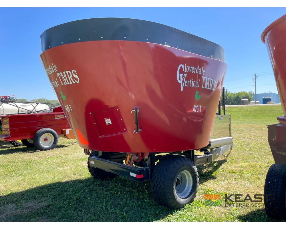 Cloverdale 420T Feed Wagon - 498 Cu Ft Capacity WeighTronix Scale Feed Wagons
