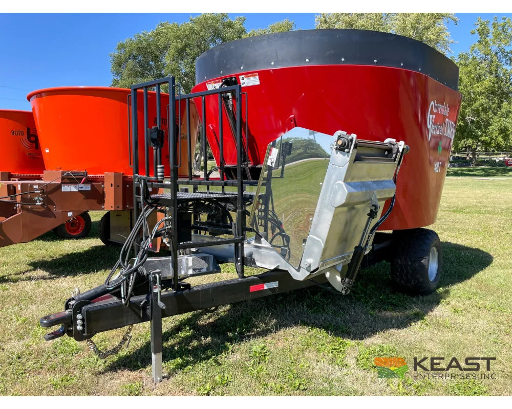 Cloverdale 420T Feed Wagon - 498 Cu Ft Capacity WeighTronix Scale Feed Wagons
