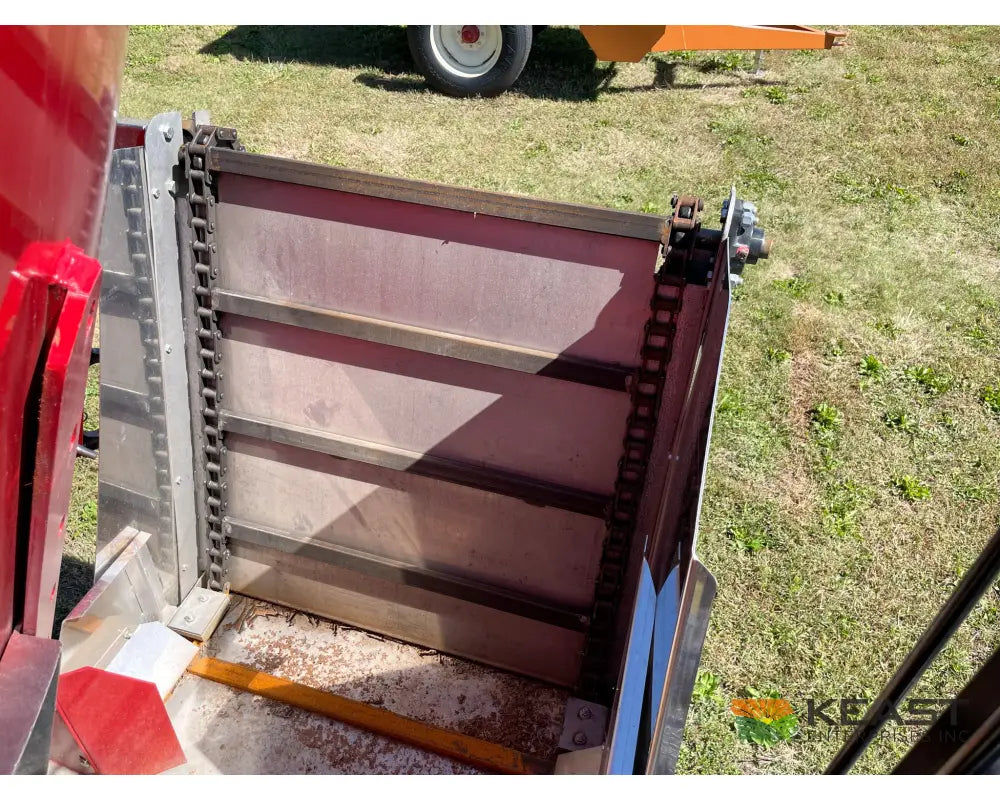 Cloverdale 420T Feed Wagon - 498 Cu Ft Capacity WeighTronix Scale Feed Wagons