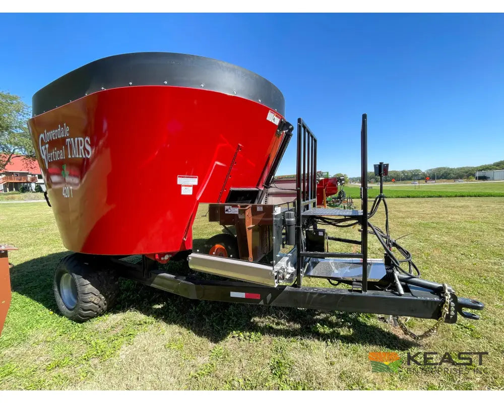 Cloverdale 420T Feed Wagon - 498 Cu Ft Capacity WeighTronix Scale Feed Wagons