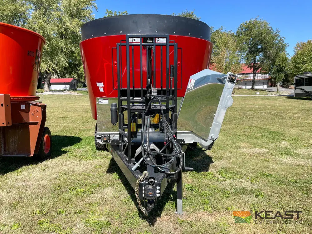 Cloverdale 420T Feed Wagon - 498 Cu Ft Capacity WeighTronix Scale Feed Wagons