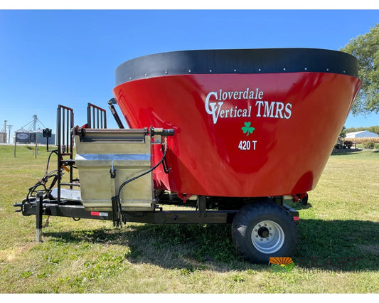 Cloverdale 420T TMR Feed Wagon