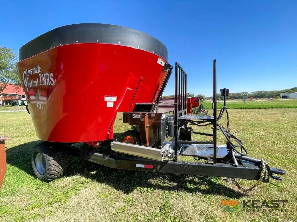 Cloverdale 420T Feed Wagon - 498 Cu Ft Capacity WeighTronix Scale Feed Wagons