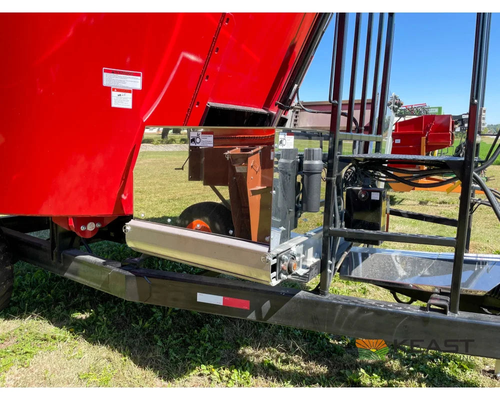 Cloverdale 420T Feed Wagon - 498 Cu Ft Capacity WeighTronix Scale Feed Wagons