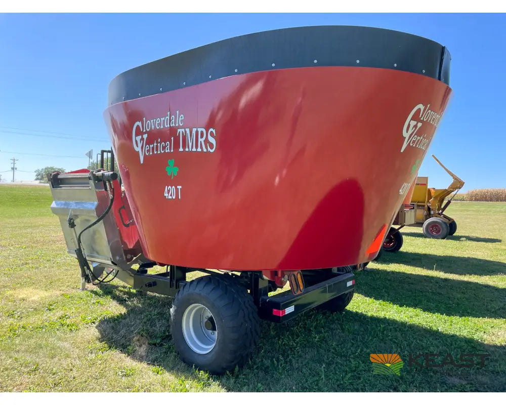 Cloverdale 420T Feed Wagon - 498 Cu Ft Capacity WeighTronix Scale Feed Wagons