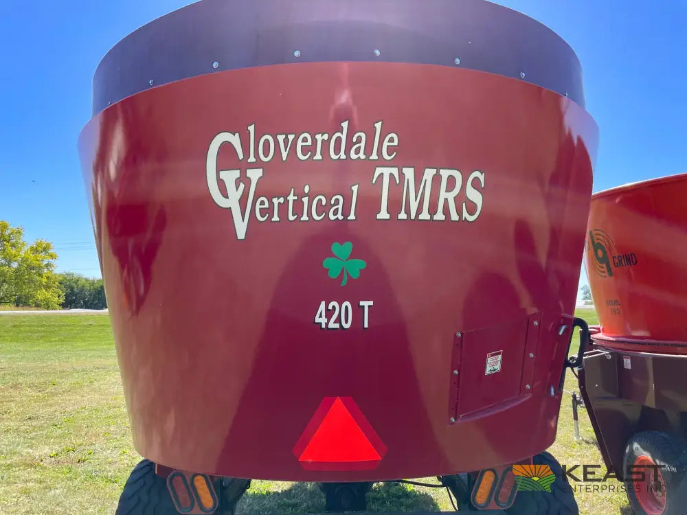 Cloverdale 420T Feed Wagon - 498 Cu Ft Capacity WeighTronix Scale Feed Wagons