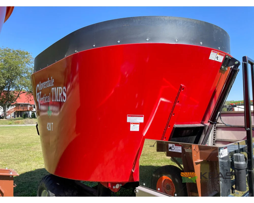 Cloverdale 420T Feed Wagon - 498 Cu Ft Capacity WeighTronix Scale Feed Wagons