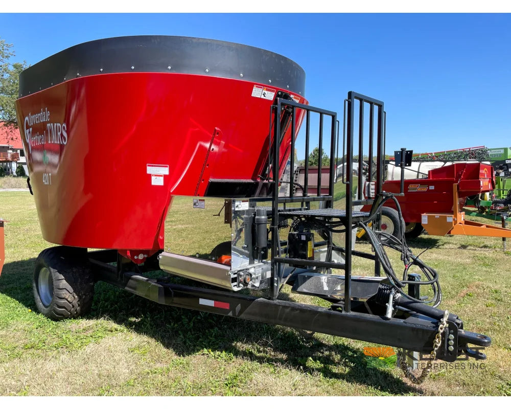 Cloverdale 420T Feed Wagon - 498 Cu Ft Capacity WeighTronix Scale Feed Wagons