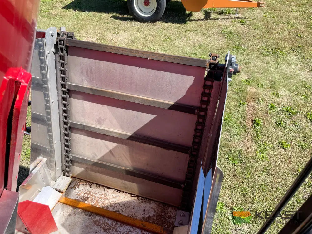Cloverdale 420T Feed Wagon - 498 Cu Ft Capacity WeighTronix Scale Feed Wagons