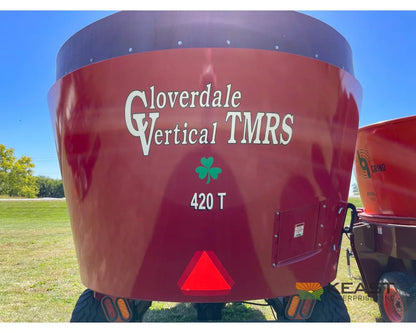 Cloverdale 420T Feed Wagon - 498 Cu Ft Capacity WeighTronix Scale Feed Wagons