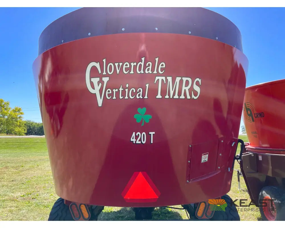 Cloverdale 420T Feed Wagon - 498 Cu Ft Capacity WeighTronix Scale Feed Wagons