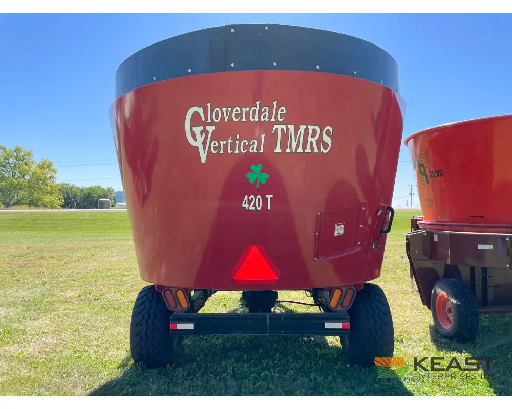 Cloverdale 420T Feed Wagon - 498 Cu Ft Capacity WeighTronix Scale Feed Wagons