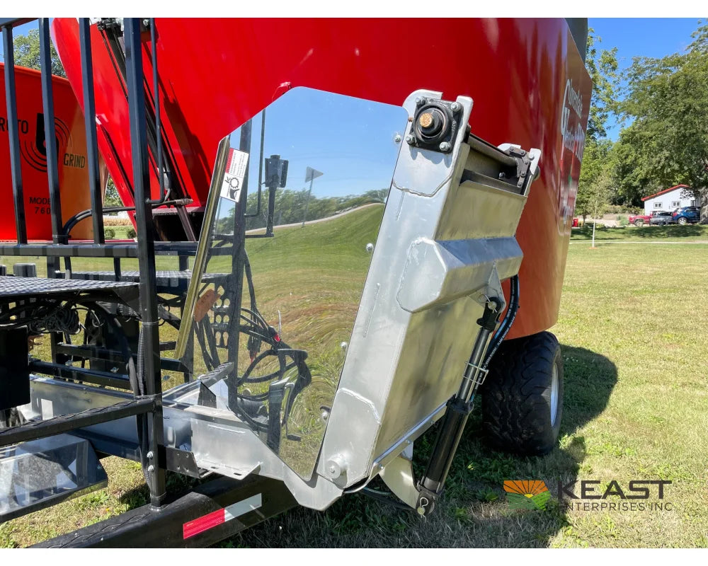 Cloverdale 420T Feed Wagon - 498 Cu Ft Capacity WeighTronix Scale Feed Wagons