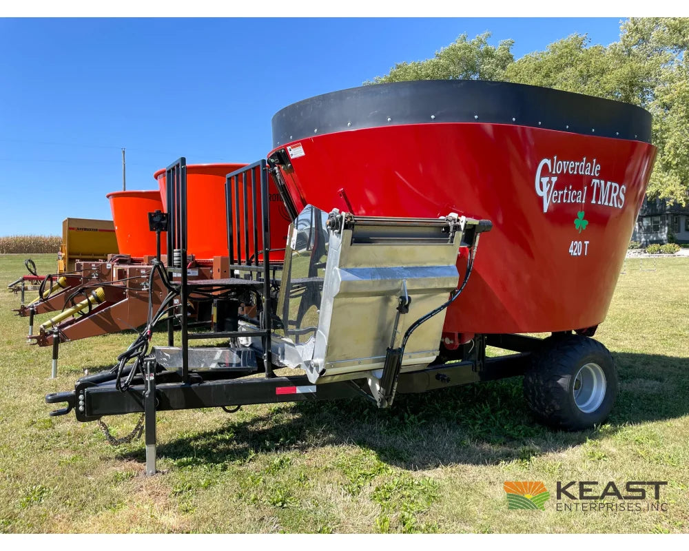 Cloverdale 420T Feed Wagon - 498 Cu Ft Capacity WeighTronix Scale Feed Wagons
