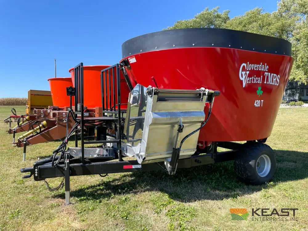 Cloverdale 420T Feed Wagon - 498 Cu Ft Capacity WeighTronix Scale Feed Wagons