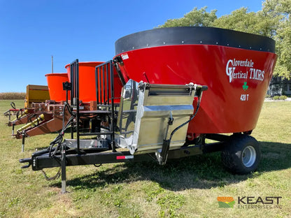 Cloverdale 420T Feed Wagon - 498 Cu Ft Capacity WeighTronix Scale Feed Wagons