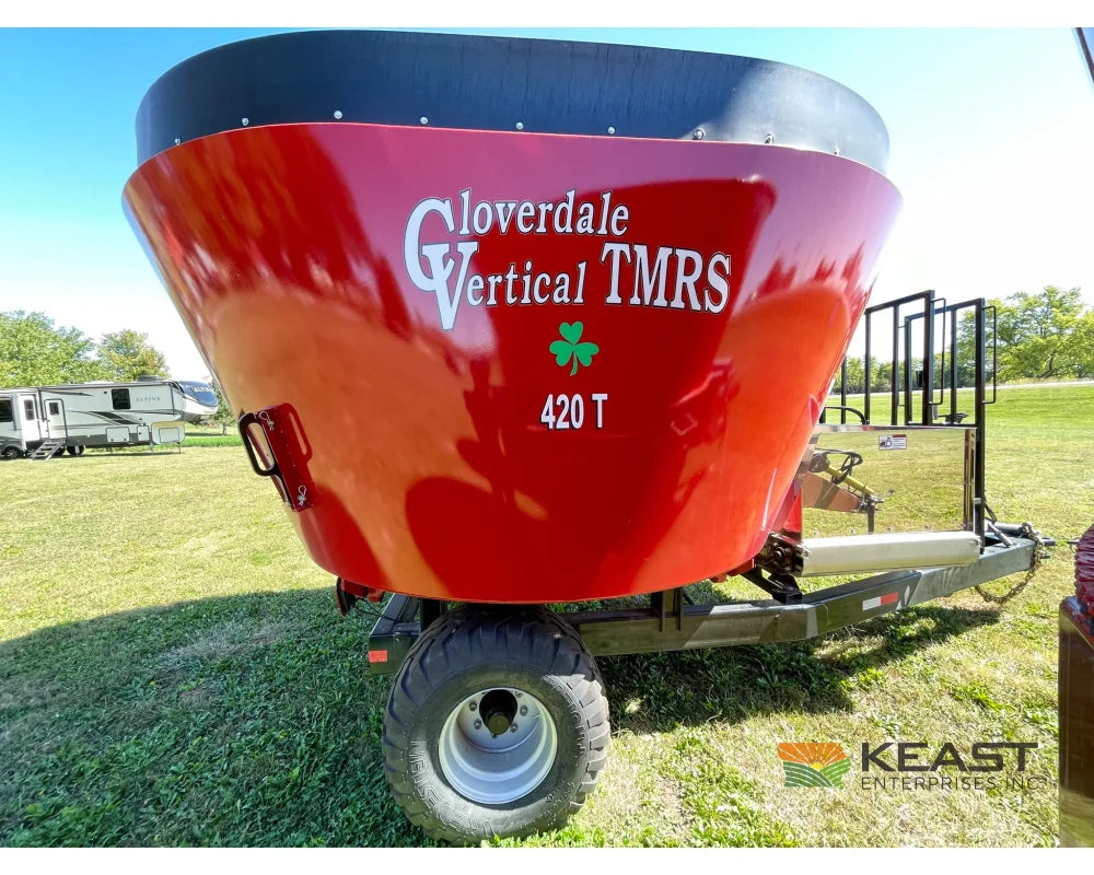 Cloverdale 420T Feed Wagon - 498 Cu Ft Capacity WeighTronix Scale Feed Wagons